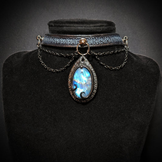 Flashy rainbow moonstone